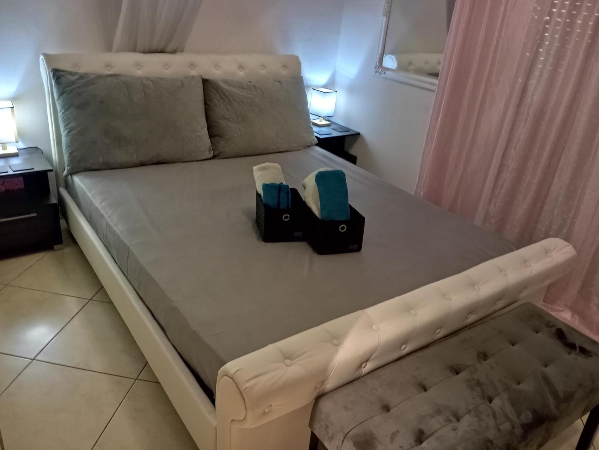 The Genius Apartment 3 Rooms, Α Floor 3 Υπνοδωμάτια, A Όροφος Афіни Екстер'єр фото